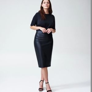 Sillaro Vegan Leather Pencil Skirt